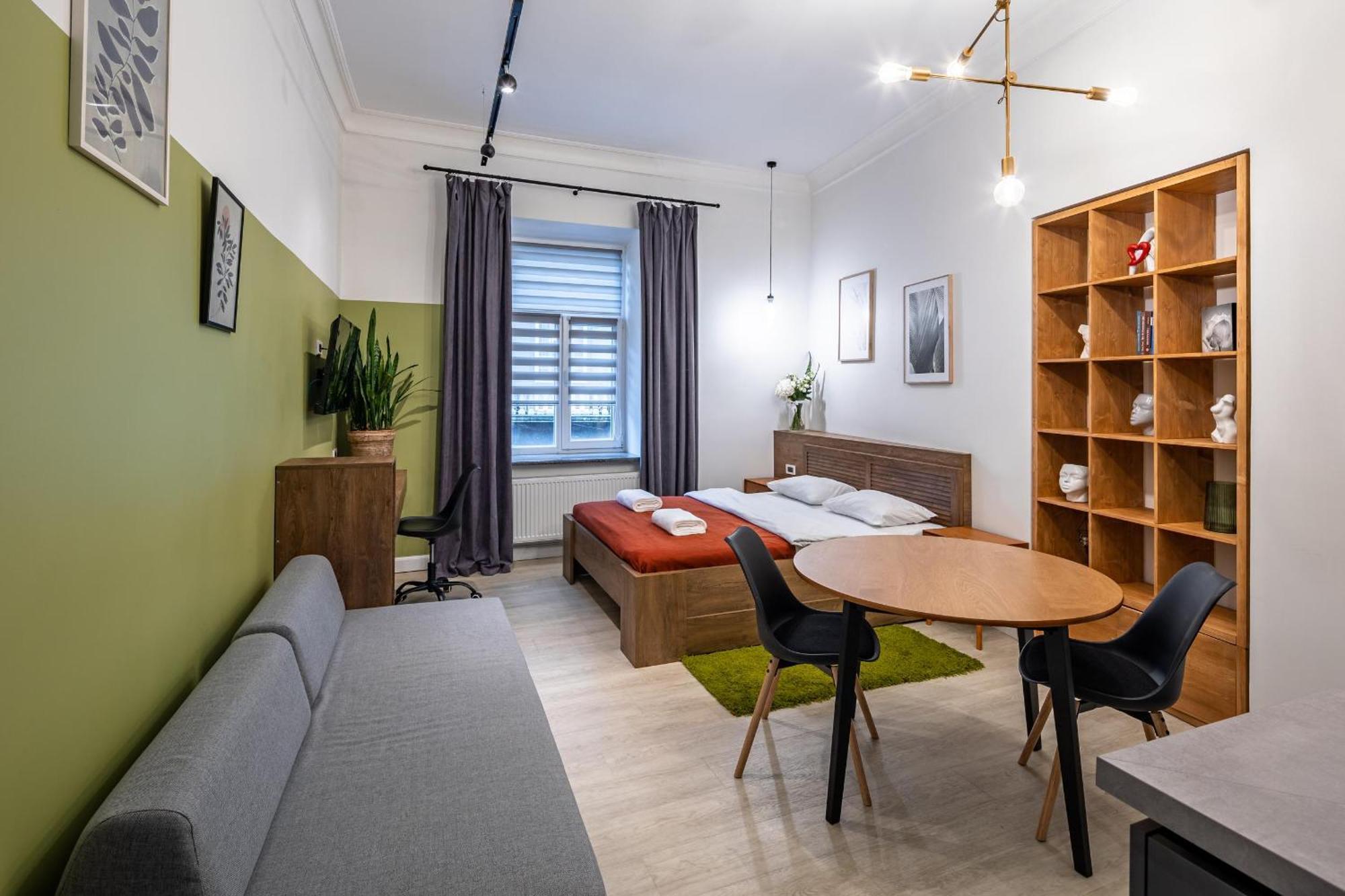 Apartamenty On Knyazya Romana Lviv Luaran gambar
