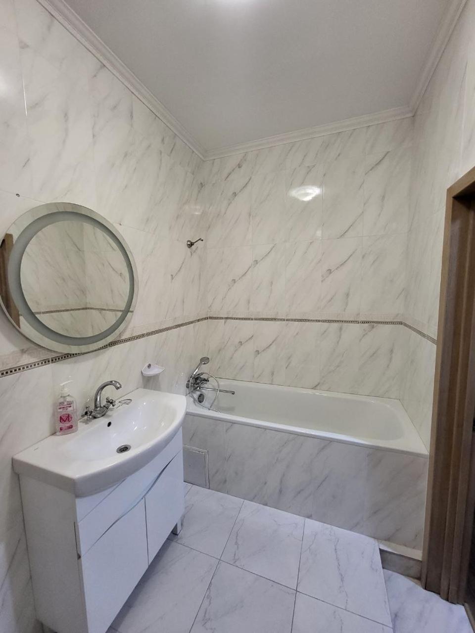Apartamenty On Knyazya Romana Lviv Luaran gambar
